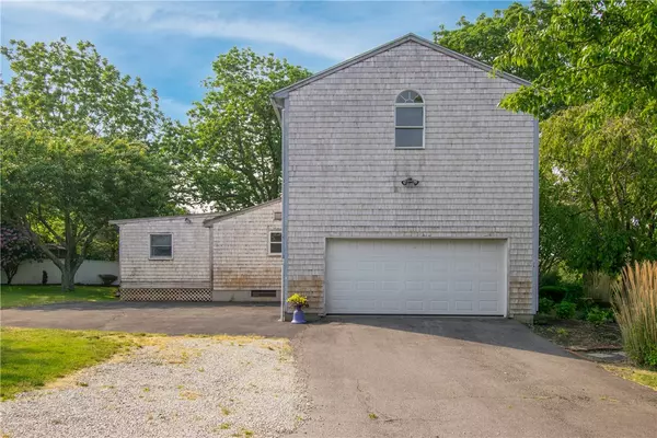 Middletown, RI 02842,138 Oliphant LN