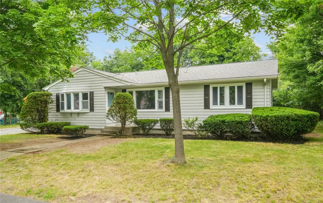 Warwick, RI 02888,77 Kentucky AVE