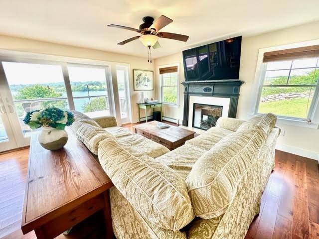 Block Island, RI 02807,760 Lakeside DR