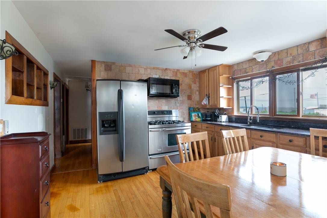 Portsmouth, RI 02871,27 Ormerod AVE