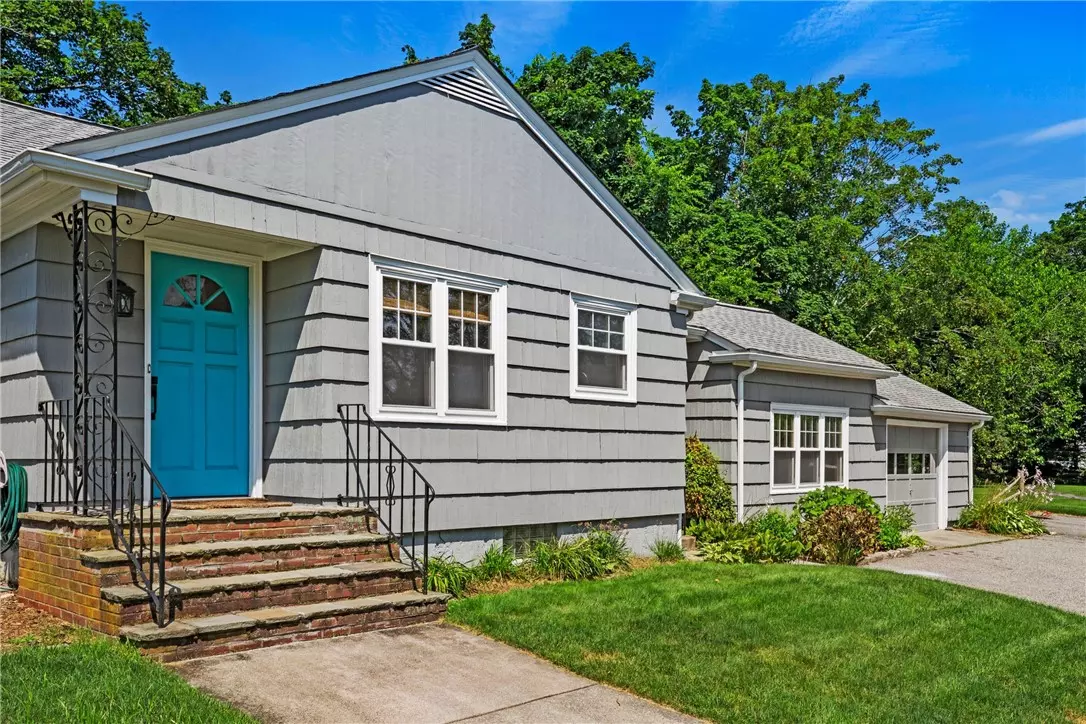 Portsmouth, RI 02871,34 Child ST