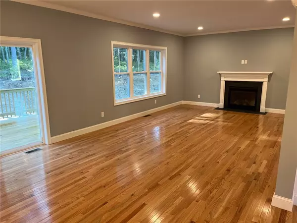 Coventry, RI 02816,257 East Shore DR