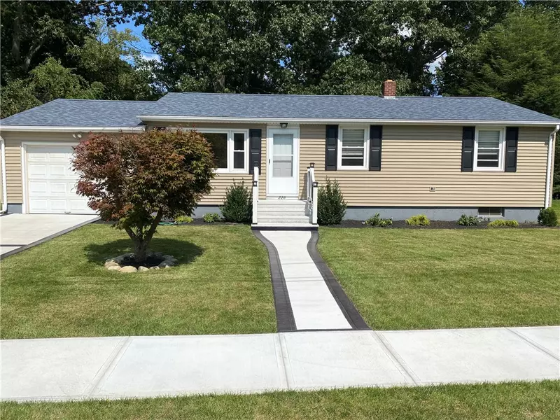 226 Lake Garden DR, Cranston, RI 02920