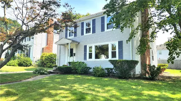 12 Dartmouth AVE, Warwick, RI 02888