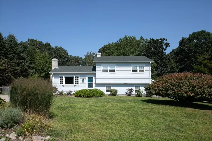 13 Wetomachick AVE, Westerly, RI 02891