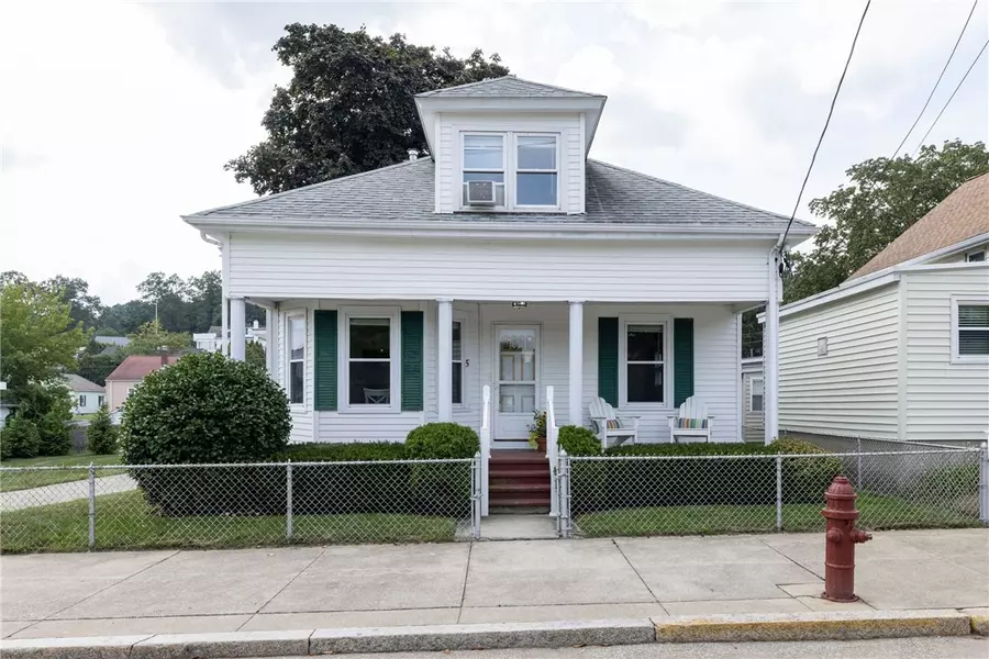 5 Saint Hughes ST, Woonsocket, RI 02895