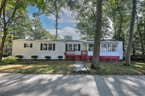 502 Forest Park RD, Middletown, RI 02842