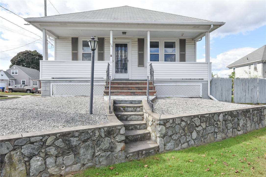 86 Southern ST, Cranston, RI 02920