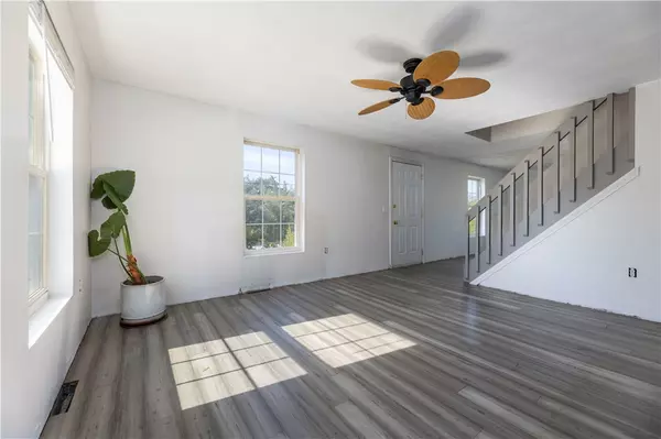 Westerly, RI 02891,6 Setting Sun DR