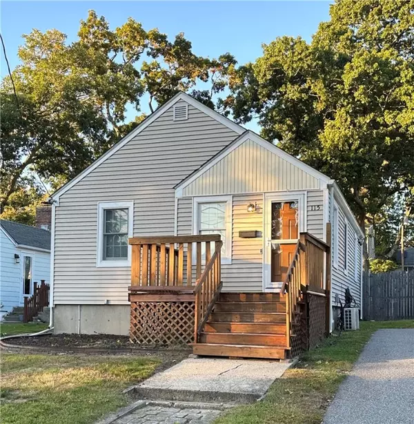 115 Davis AVE,  Cranston,  RI 02910