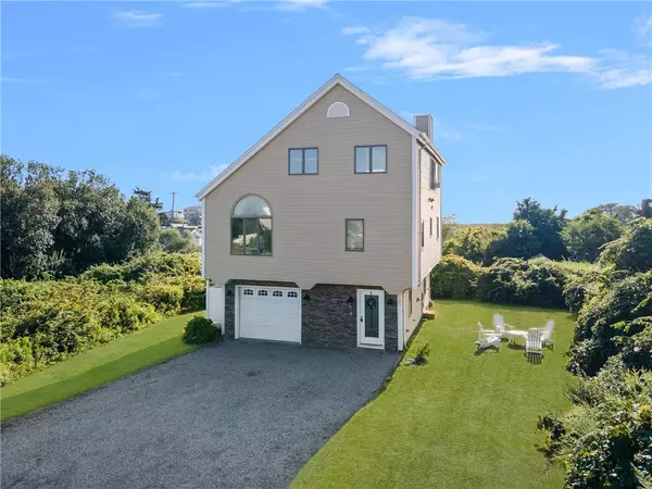 Narragansett, RI 02882,27 Village LN