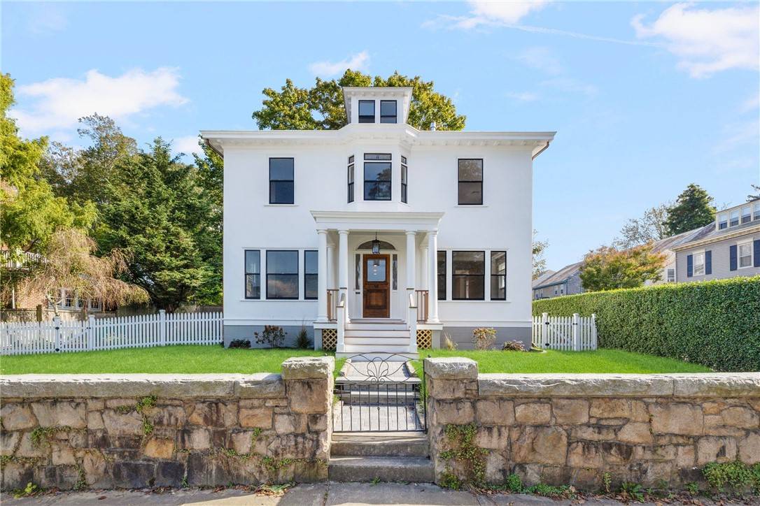 Newport, RI 02840,39 Kay ST