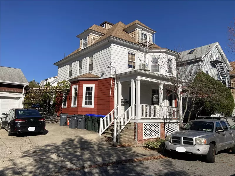 8 Amy ST, Providence, RI 02906