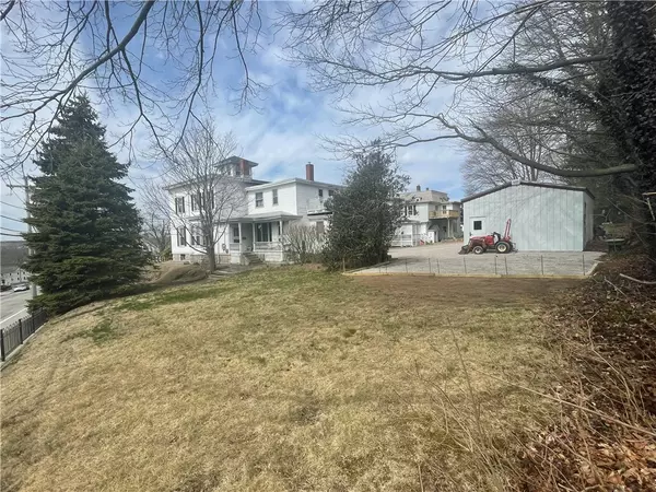 Westerly, RI 02891,29 Summer ST