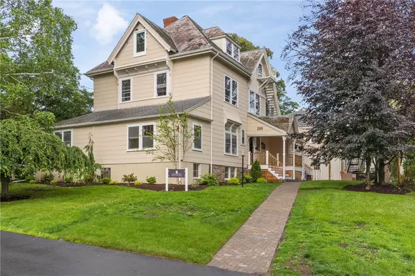 259 Gibbs AVE #5, Newport, RI 02840