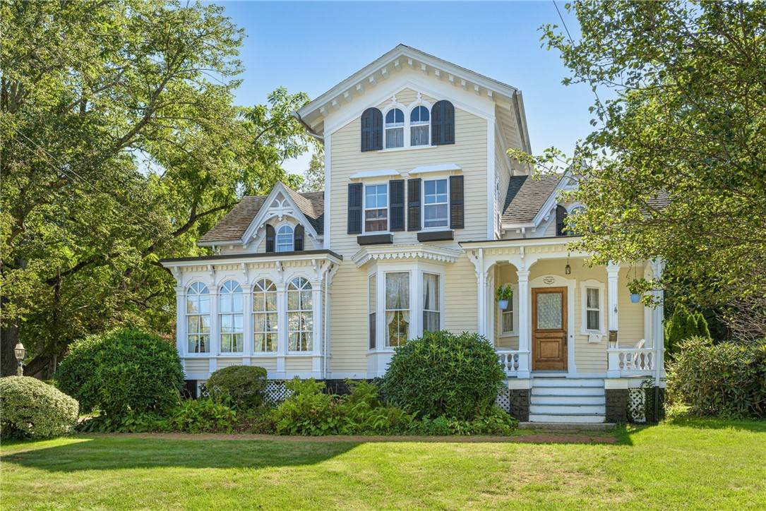 53 Jennys LN, Barrington, RI 02806