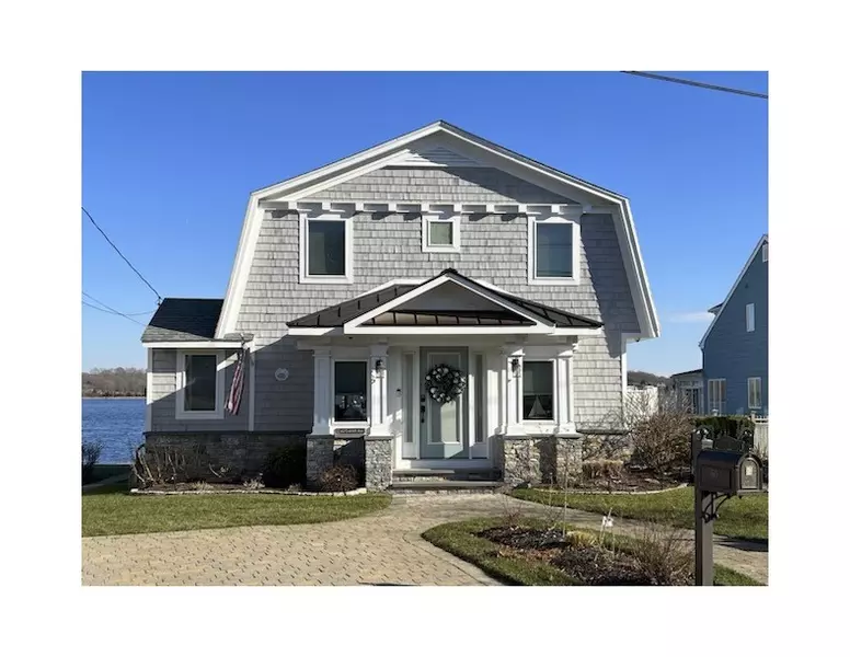 60 Everett AVE, Bristol, RI 02809