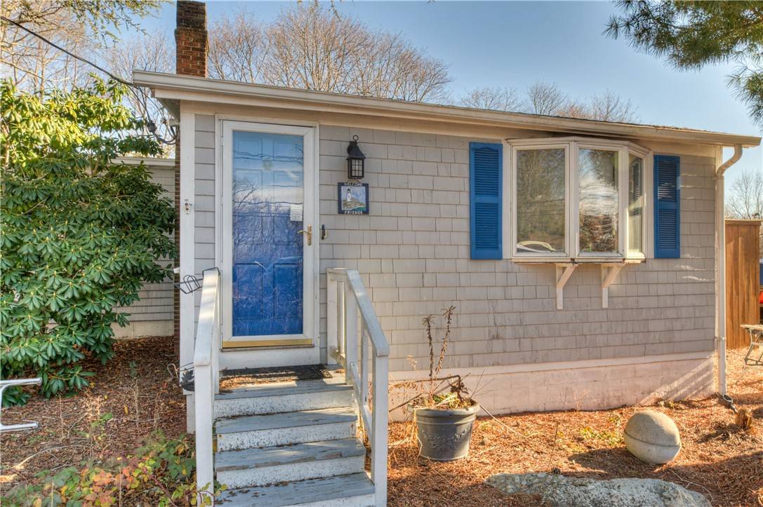274 W Main RD W, Portsmouth, RI 02871