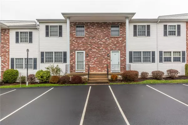 120 Scenery LN, Johnston, RI 02919