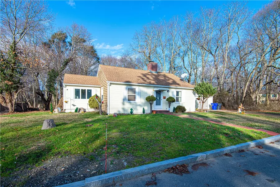 40 Dyer ST, Warren, RI 02885