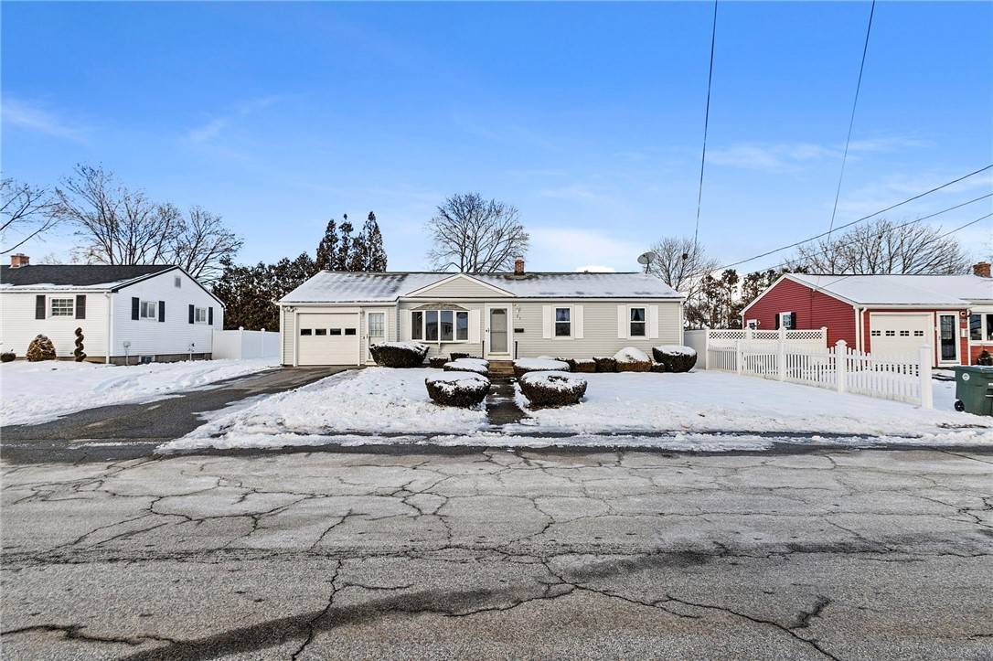 Coventry, RI 02816,35 Maude AVE
