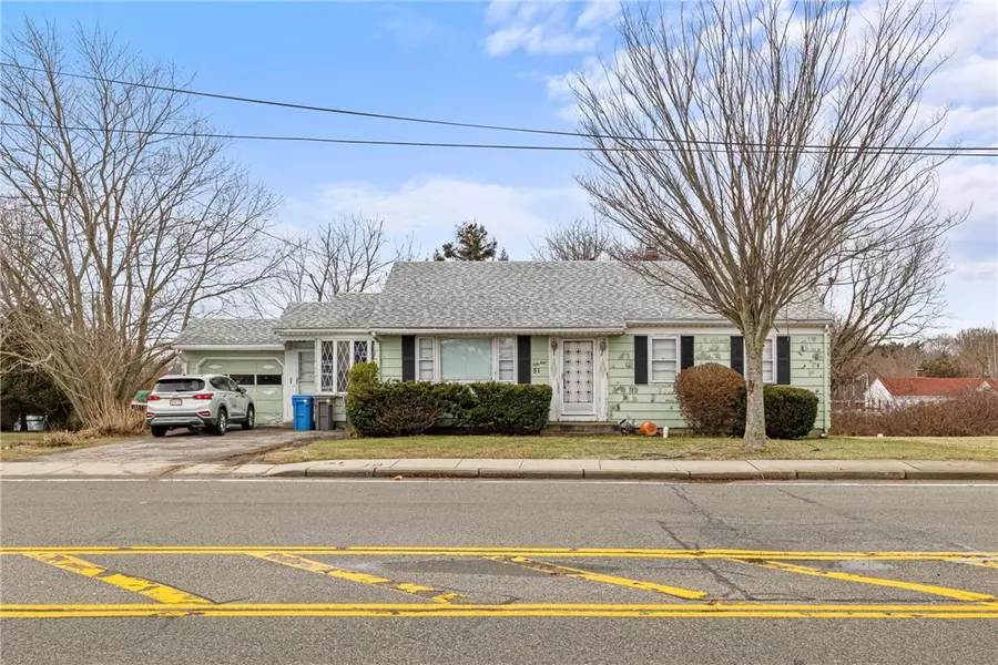 51 Valley RD, Middletown, RI 02842