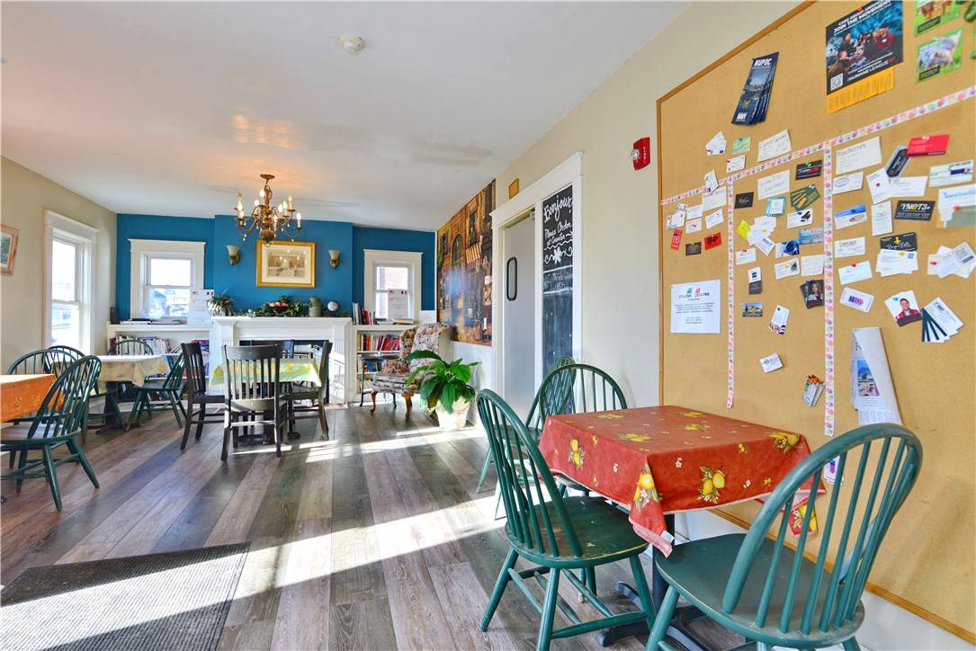 Middletown, RI 02842,72 East Main RD