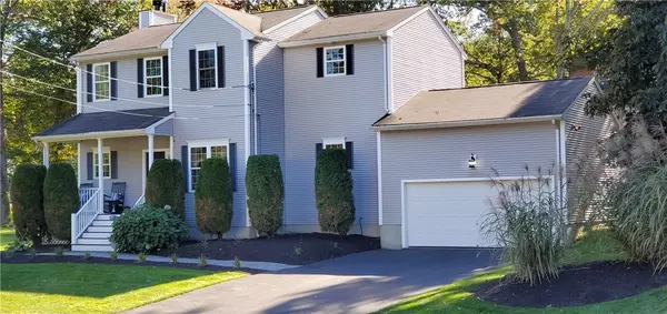 22 Wickham CT, Cranston, RI 02921