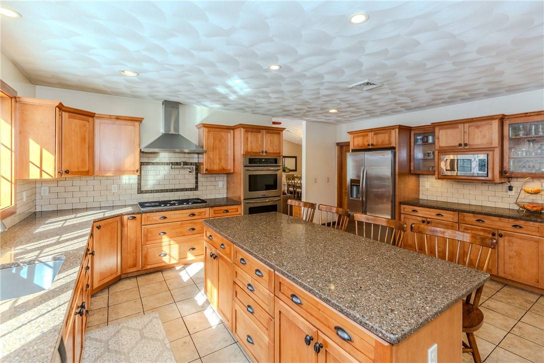 Johnston, RI 02919,38 Pine Hill RD