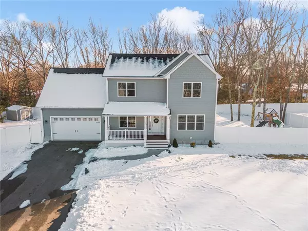 28 Ironwood DR, Coventry, RI 02816