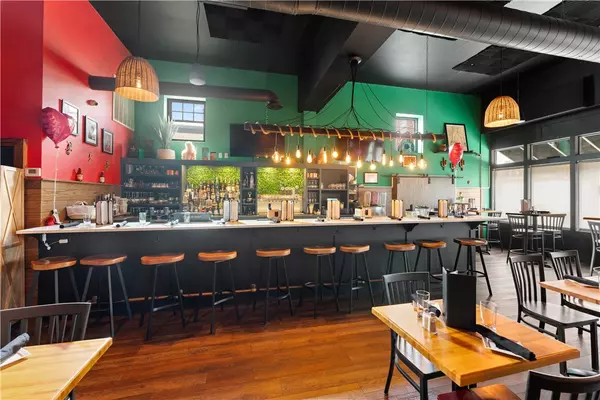 Bristol, RI 02809,382 Thames ST