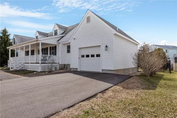 Westerly, RI 02891,2 Sandy LN