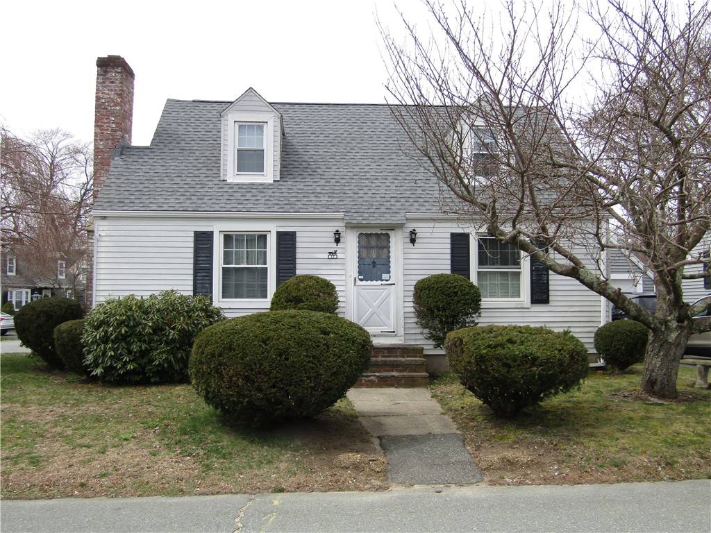 17 Invernia RD, Cranston, RI 02920