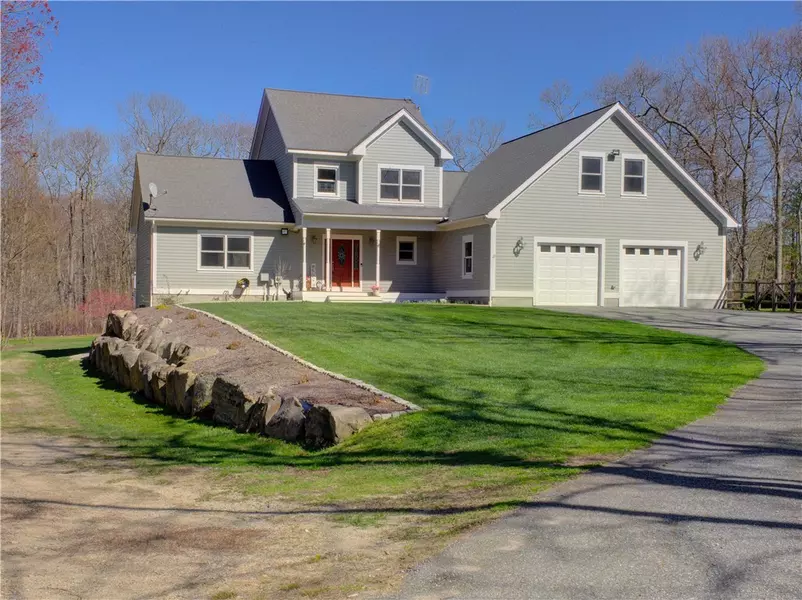 11 Teaberry DR, Glocester, RI 02814