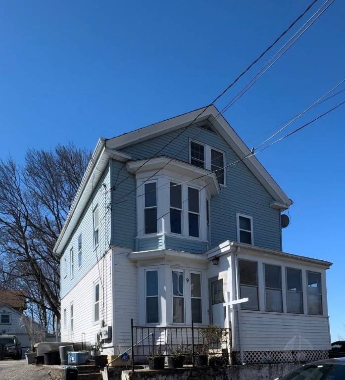 9 Cobb ST, East Providence, RI 02914