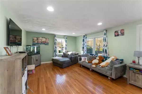 Johnston, RI 02919,806 Greenville AVE