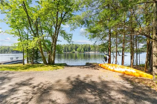 Coventry, RI 02816,33 Sunset Lake CIR