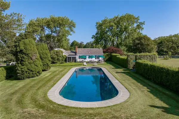 Little Compton, RI 02837,43 South Of Commons RD