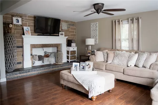 68 Enfield ST, Johnston, RI 02919