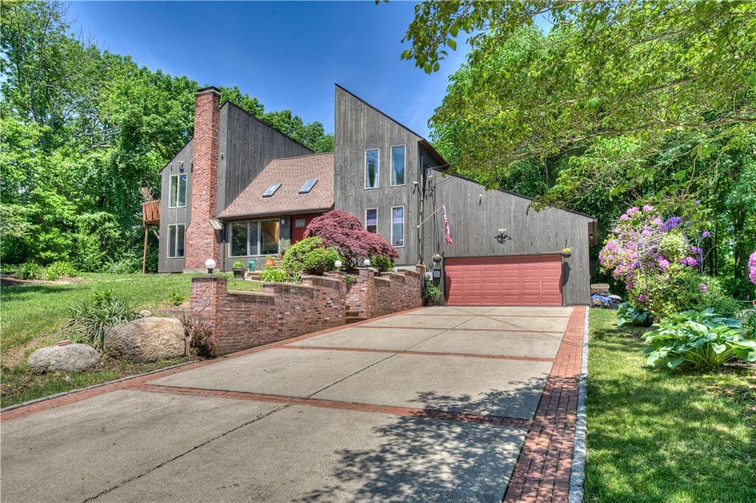 12 Dale DR, Scituate, RI 02831
