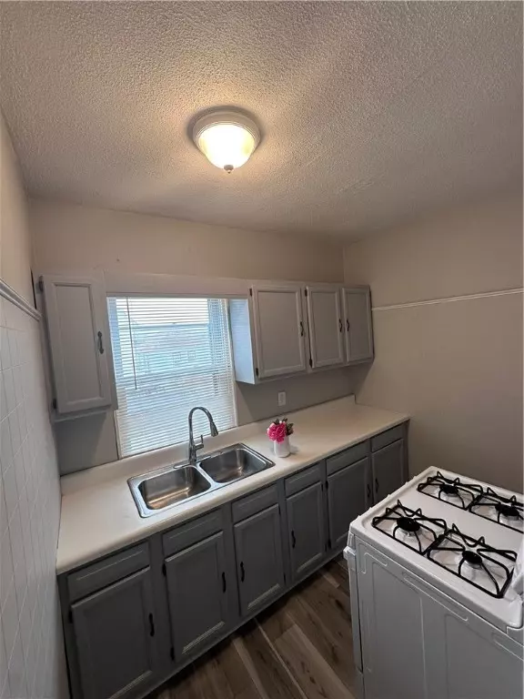 Pawtucket, RI 02860,72 Baldwin ST #2