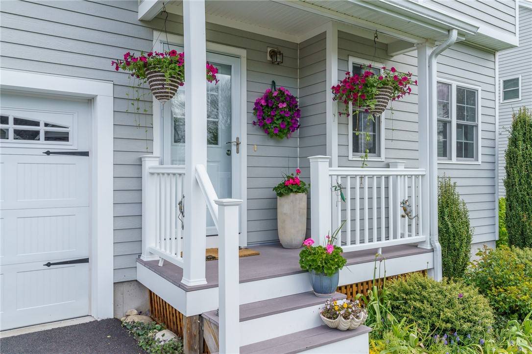 Portsmouth, RI 02871,88 Seafare LN