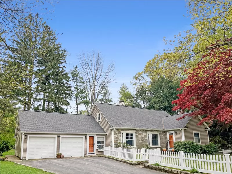 36 Bruce LN, Warwick, RI 02886