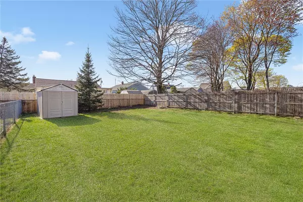 Pawtucket, RI 02861,121 Courtney AVE