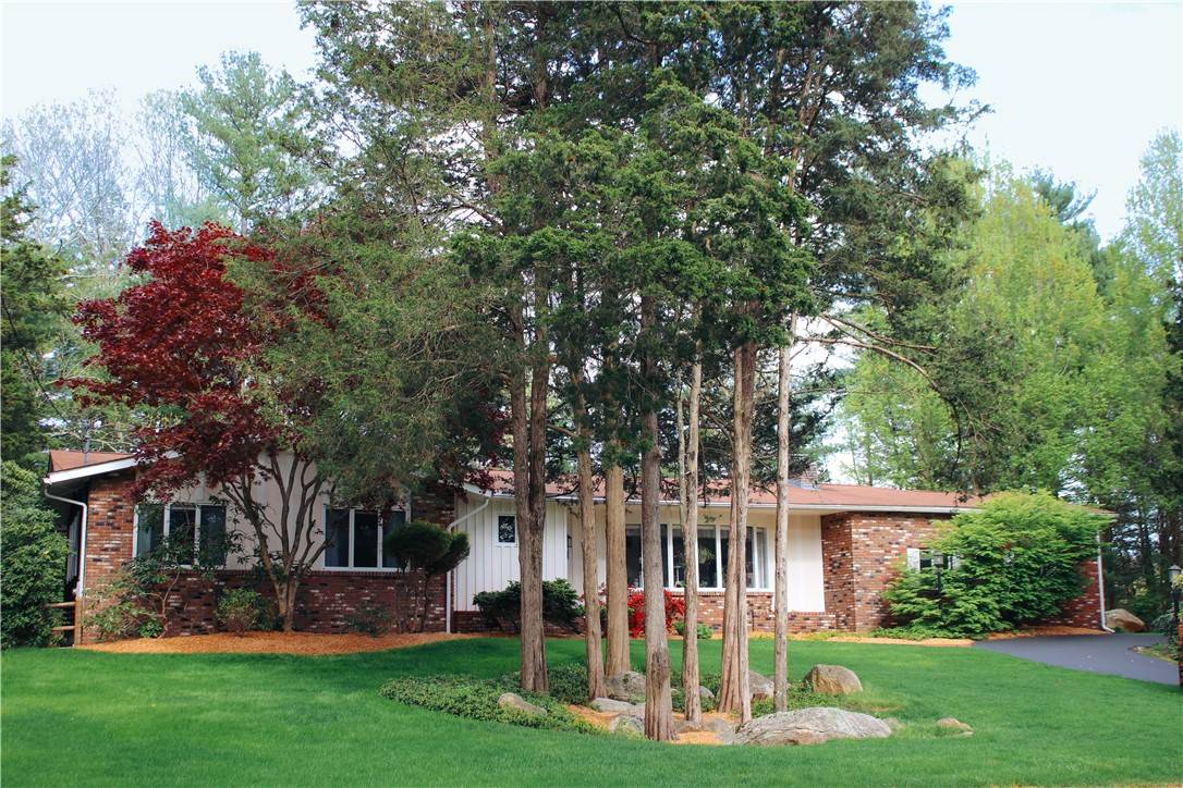 East Greenwich, RI 02818,40 Spring Valley DR
