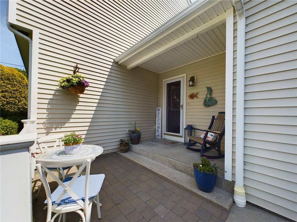 Narragansett, RI 02882,46 Pleasant AVE