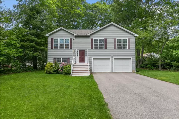 7 Robin DR, Exeter, RI 02822