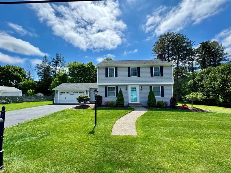 10 Evergreen RD, Lincoln, RI 02865