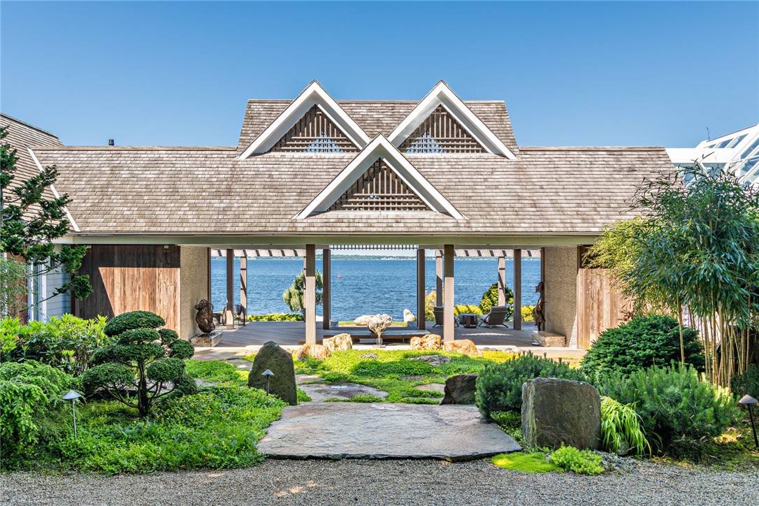 Bristol, RI 02809,79 Shore RD