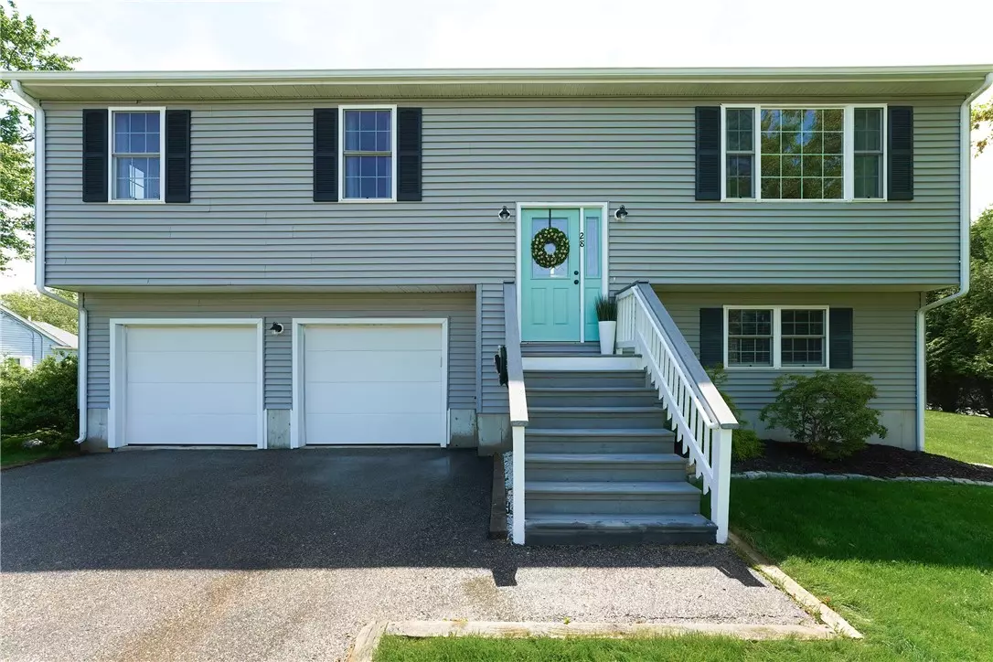 Portsmouth, RI 02871,28 Willow CT